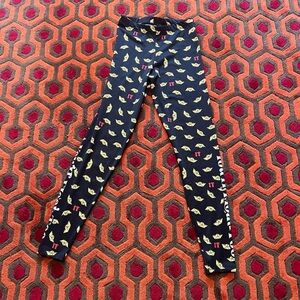 IT ss Georgie you’ll float too Black and yellow It leggings
NEW Size small derry